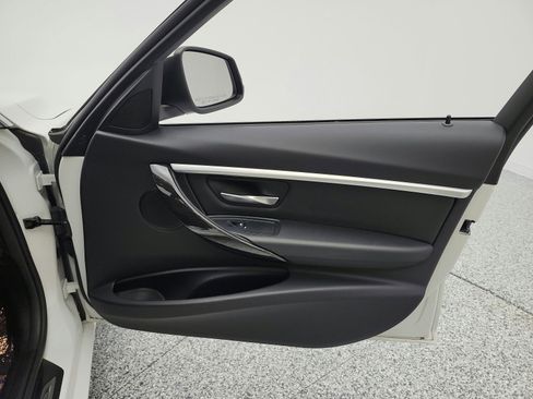 Used 2018 BMW 330i Sedan image 18