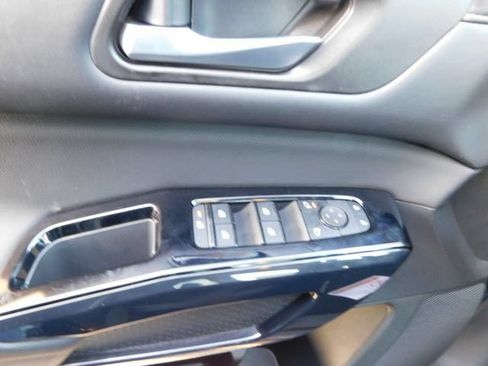 Certified 2022 Nissan Pathfinder S FWD image 5