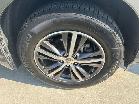 Used 2019 INFINITI QX60 Luxe w/ Essential Package FWD image 11