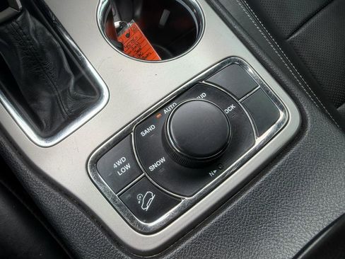 Used 2021 Jeep Grand Cherokee Limited w/ Quick Order Package 28K 80th AWD/4WD image 17