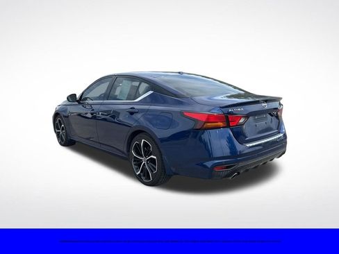 Used 2023 Nissan Altima 2.5 SR w/ SR Premium Package FWD image 3