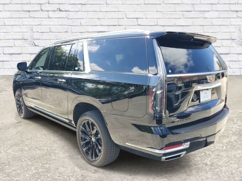 Certified 2025 Cadillac Escalade ESV Premium Luxury image 2