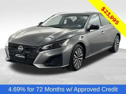 Used 2025 Nissan Altima 2.5 SV FWD image 1
