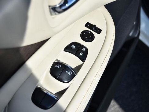 Certified 2024 Nissan Murano Platinum w/ Cargo Package image 9