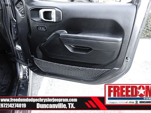 Used 2023 Jeep Gladiator Rubicon AWD/4WD image 41