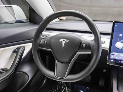 Used 2021 Tesla Model 3 Long Range AWD/4WD image 17