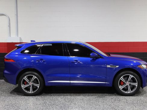 Used 2019 Jaguar F-PACE S image 7