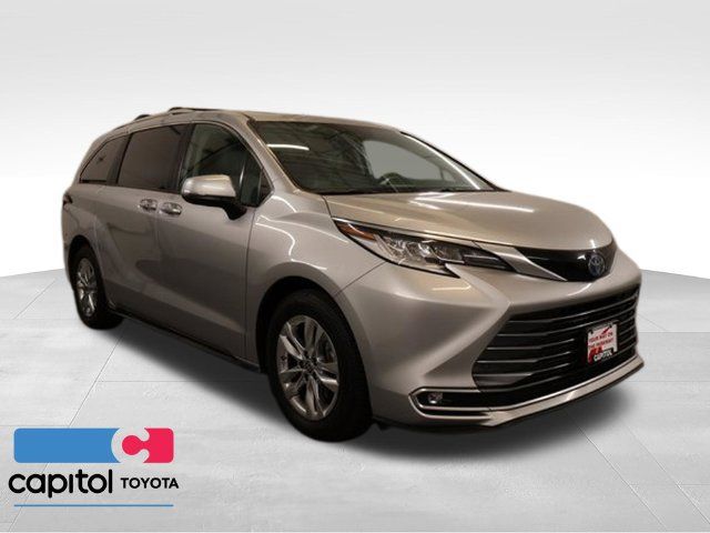 Certified 2022 Toyota Sienna Limited AWD/4WD 360° Tour