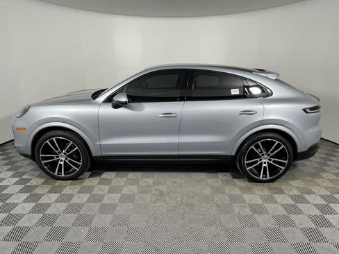 Used 2024 Porsche Cayenne Coupe image 2