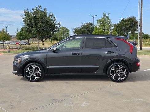 Certified 2024 Kia Niro EX Touring FWD image 3