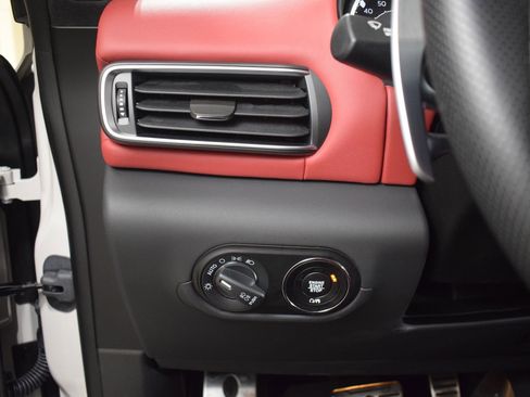 Certified 2022 Maserati Levante Modena image 29