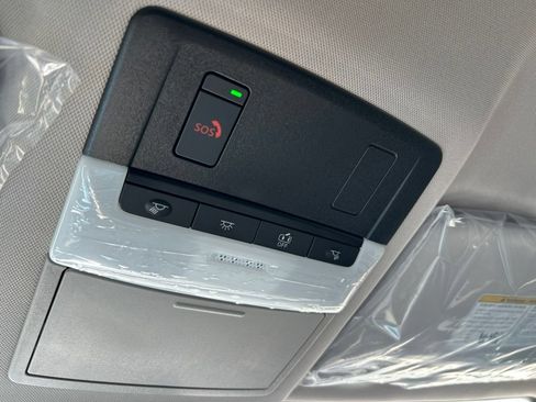 Used 2026 Nissan Rogue SV FWD image 38