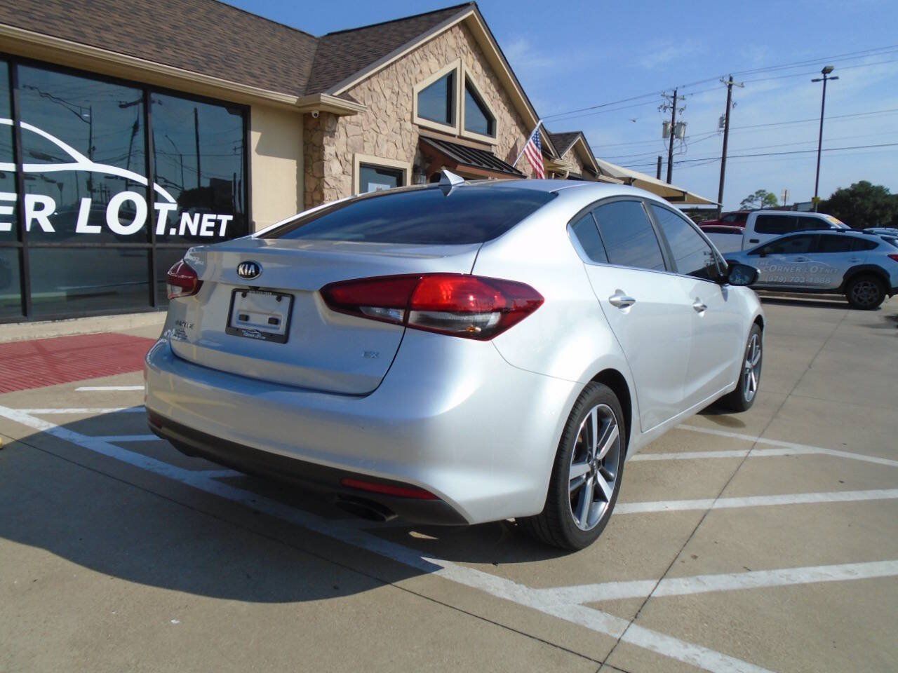 Used 2017 Kia Forte EX FWD image 8