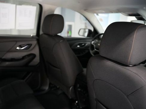Used 2021 Chevrolet Traverse LS image 19