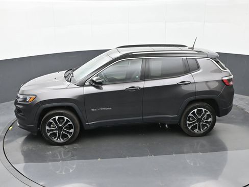 Used 2022 Jeep Compass Limited w/ Sun and Sound Group AWD/4WD image 37