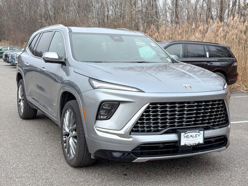 Used 2025 Buick Enclave Avenir w/ LPO, Floor Liner Package image 1