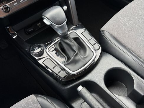 Used 2025 Kia Seltos S image 41