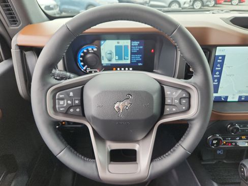 Used 2024 Ford Bronco Outer Banks w/ Sasquatch Package image 15