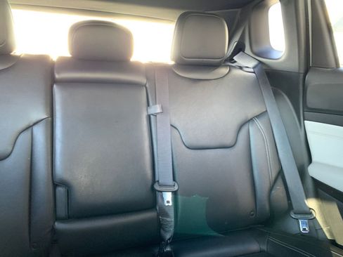 Used 2025 Jeep Compass Limited image 38