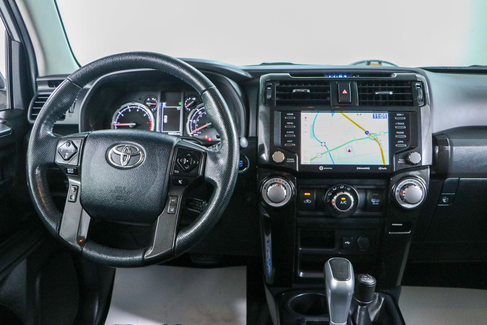 Used 2023 Toyota 4Runner TRD Off-Road Premium AWD/4WD image 18