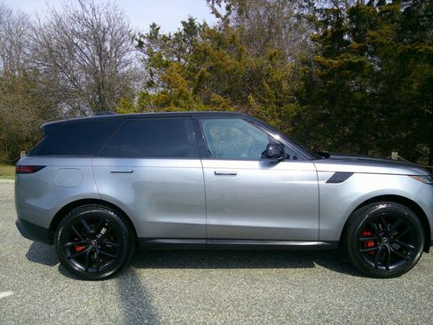 Used 2023 Land Rover Range Rover Sport SE image 20