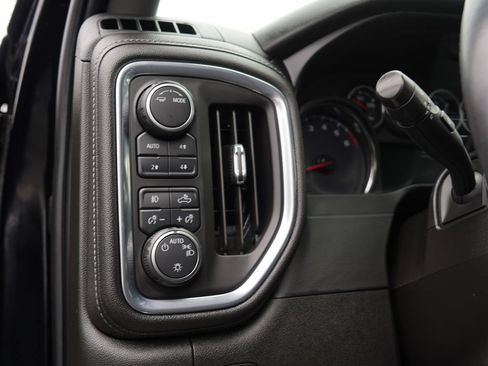 Used 2021 Chevrolet Silverado 1500 LT Trail Boss w/ LPO, Dark Essentials Package AWD/4WD image 16