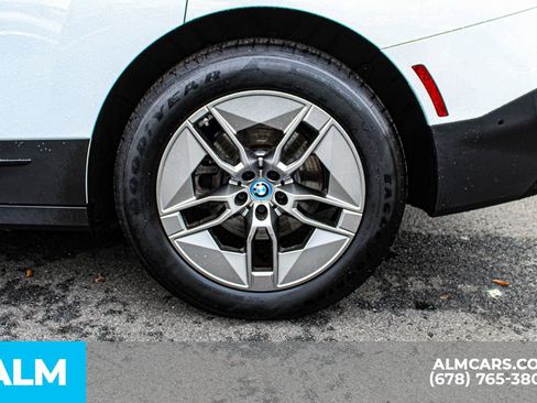 Used 2023 BMW iX xDrive50 image 16