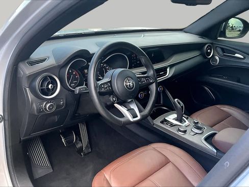 Used 2022 Alfa Romeo Stelvio Ti AWD/4WD image 16