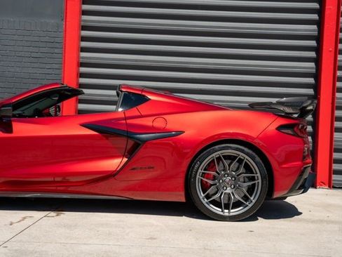 Used 2025 Chevrolet Corvette Z06 w/ Z07 Performance Package image 21