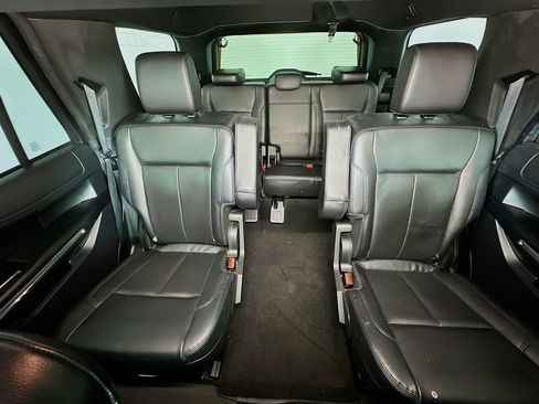 Used 2021 Ford Expedition XLT AWD/4WD image 13