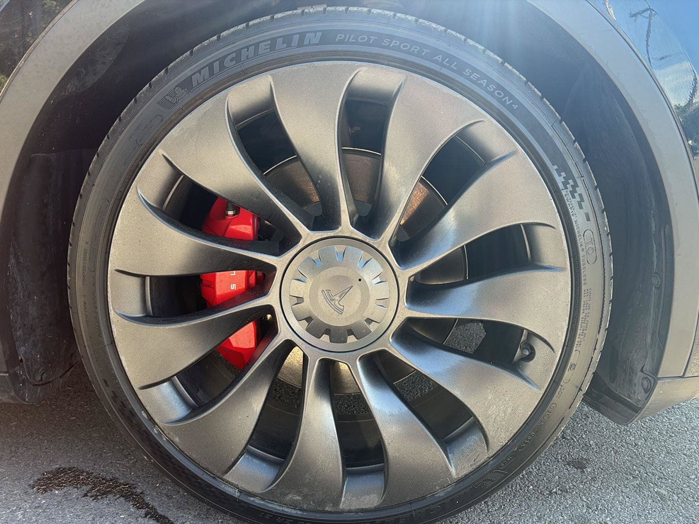 Used 2023 Tesla Model Y Performance AWD/4WD image 10