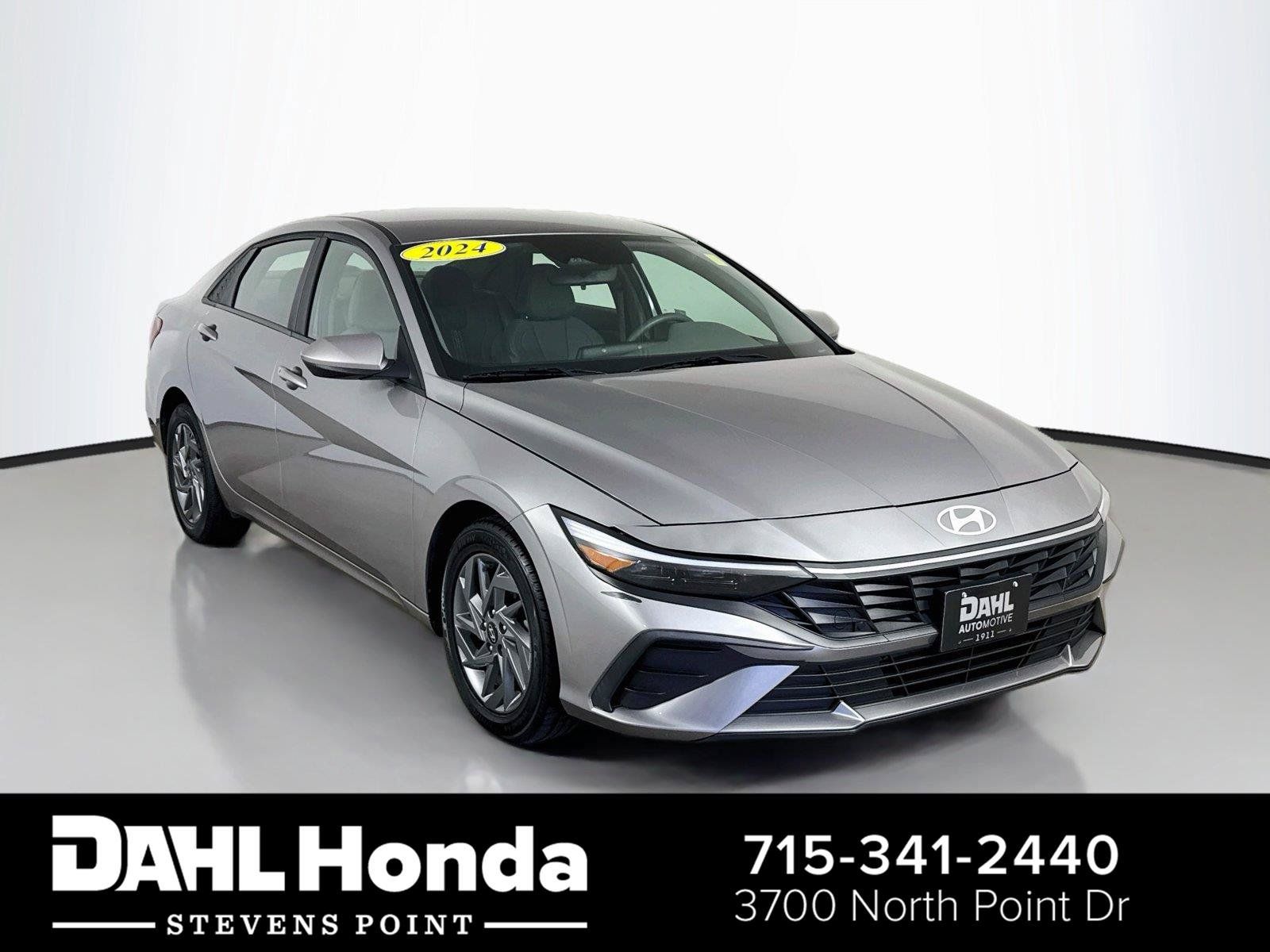 Used 2024 Hyundai Elantra SEL FWD image 1