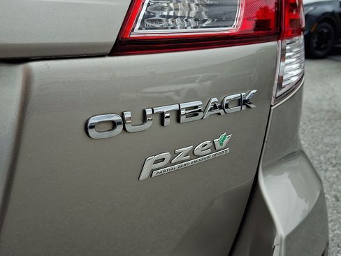 Used 2014 Subaru Outback 2.5i Premium AWD/4WD image 29