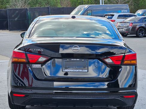 Used 2025 Nissan Altima 2.5 SV image 6