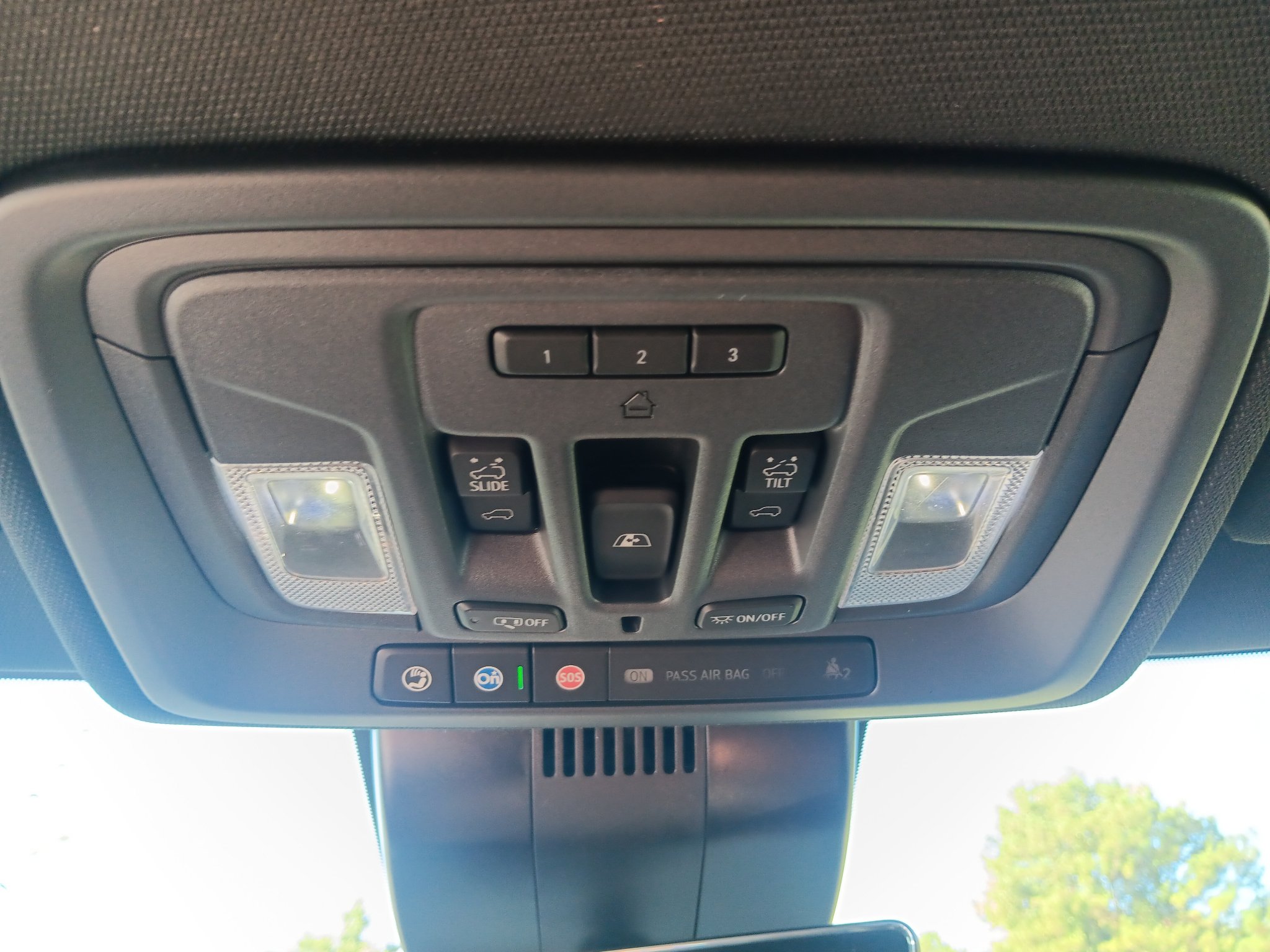 Used 2025 GMC Sierra 1500 AT4 w/ AT4 Premium Package AWD/4WD image 16