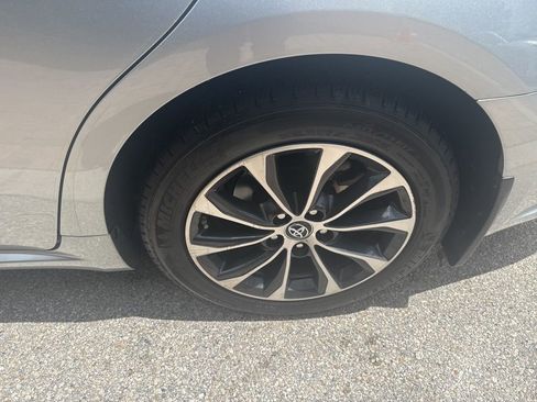 Used 2018 Toyota Avalon XLE Premium FWD image 6