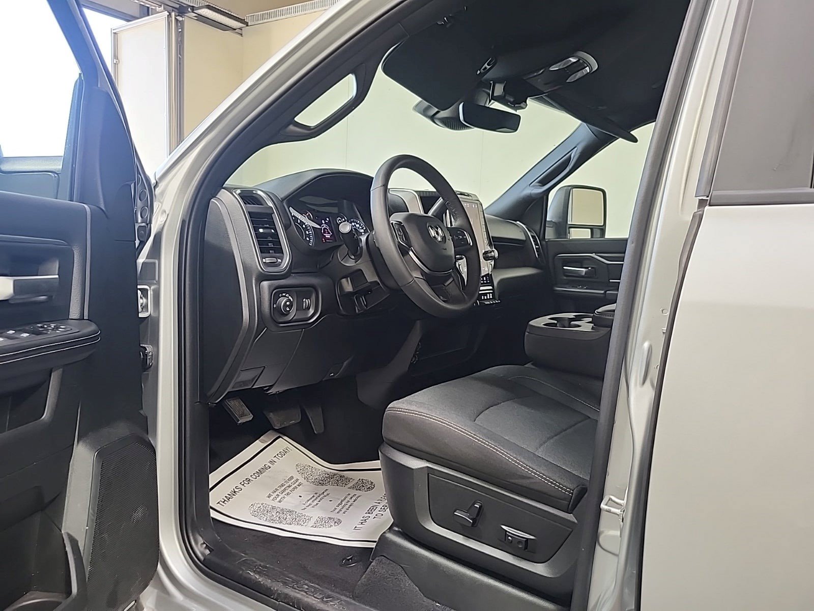 Used 2026 RAM 2500 Big Horn AWD/4WD image 7