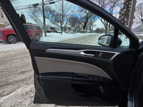 Used 2018 Ford Fusion S image 22