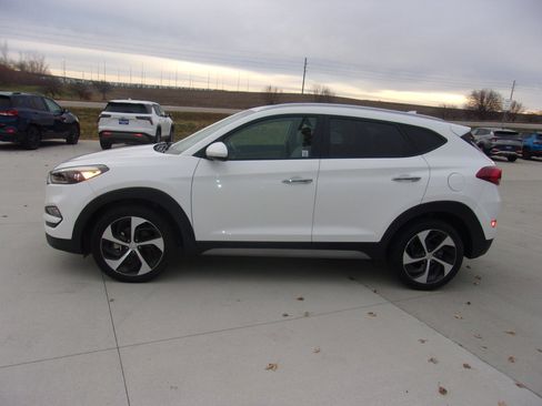 Used 2017 Hyundai Tucson Limited w/ Cargo Package image 7
