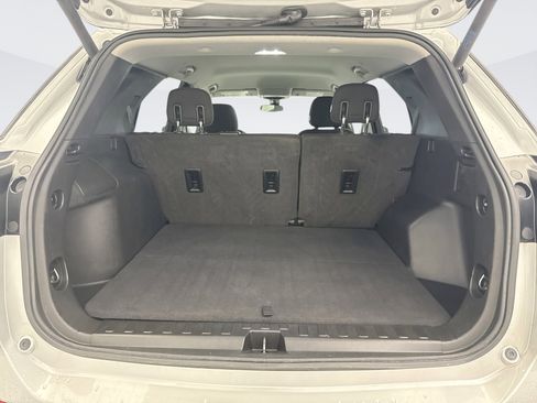 Used 2020 Chevrolet Equinox LT image 18