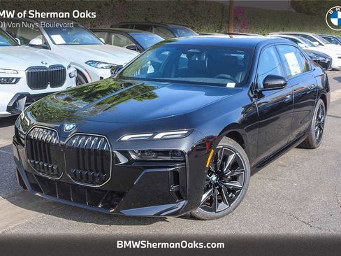 New 2026 BMW 740i w/ Premium Package image 1