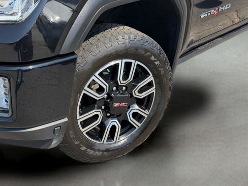 Used 2022 GMC Sierra 2500 AT4 w/ AT4 Preferred Package image 16