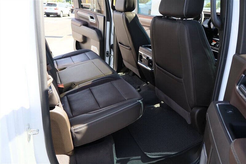 Used 2025 GMC Sierra 3500 Denali w/ Denali Reserve Package AWD/4WD image 16