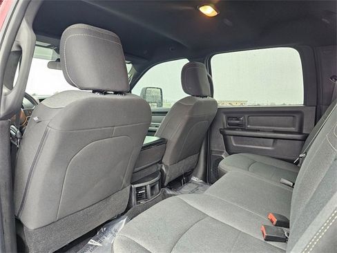 Used 2024 RAM 2500 Tradesman w/ Chrome Appearance Group image 9