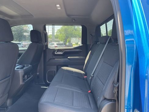 Used 2022 Chevrolet Silverado 1500 LT w/ Z71 Off-Road Package AWD/4WD image 14