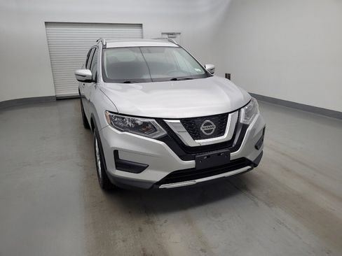 Used 2017 Nissan Rogue SV AWD/4WD image 14