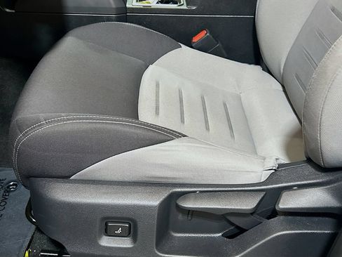 Used 2025 Toyota Tacoma TRD Sport AWD/4WD image 16