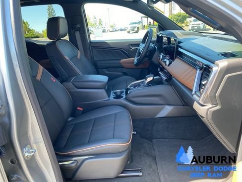 Used 2025 GMC Canyon AT4 AWD/4WD image 16
