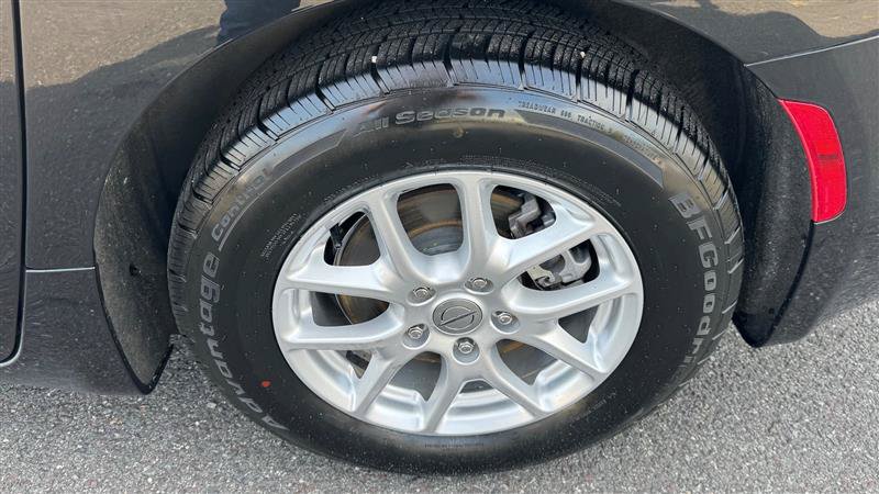 Used 2024 Chrysler Pacifica Touring FWD image 27