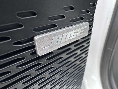 Used 2025 GMC Acadia Elevation image 17